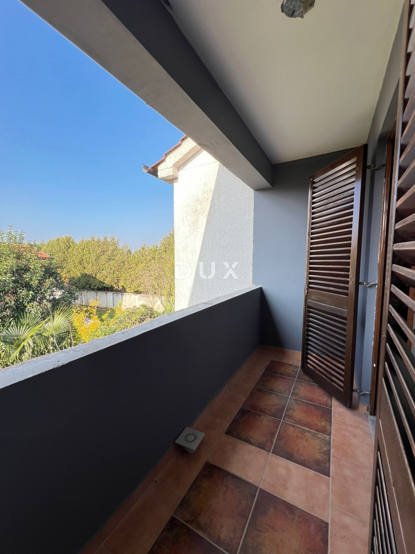 ISTRIA, PARENZO - Bellissimo appartamento ristrutturato in un complesso residenziale per famiglie con giardino e spaziosa terrazza!