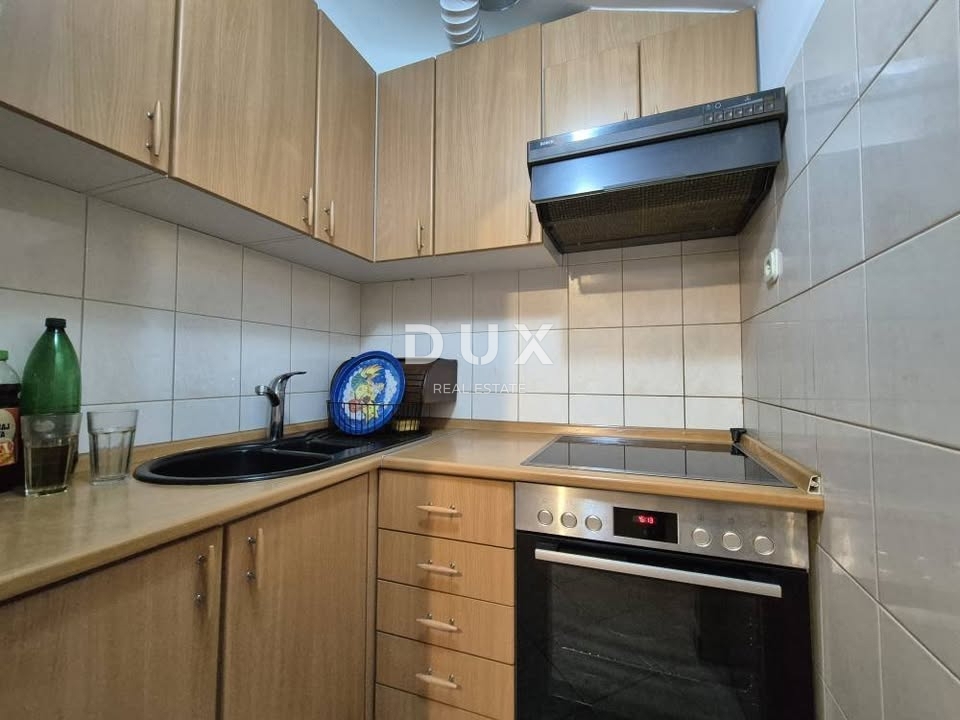 RIJEKA, CENTRO - Appartamento con vista sul teatro e sul mare, nel cuore della città