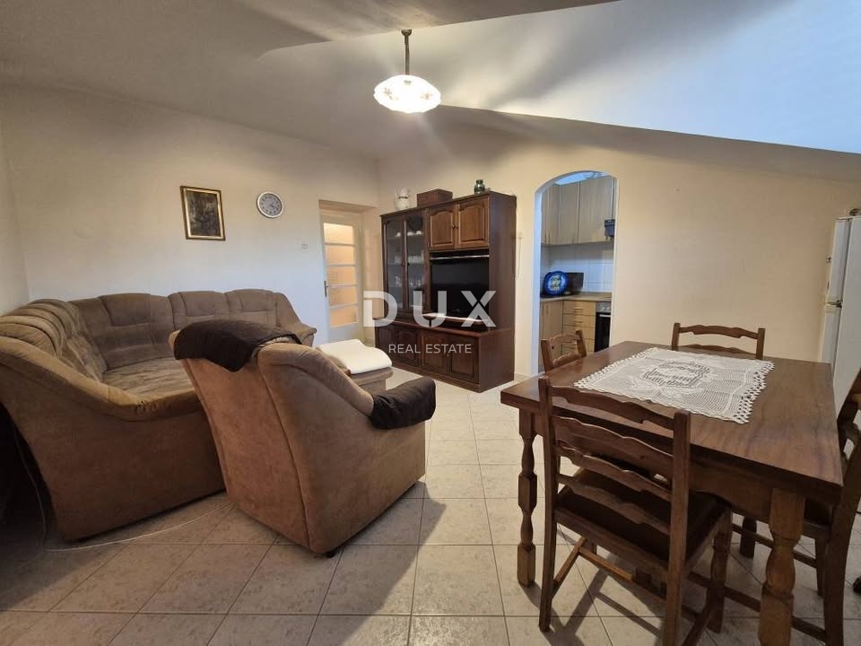 RIJEKA, CENTRO - Appartamento con vista sul teatro e sul mare, nel cuore della città