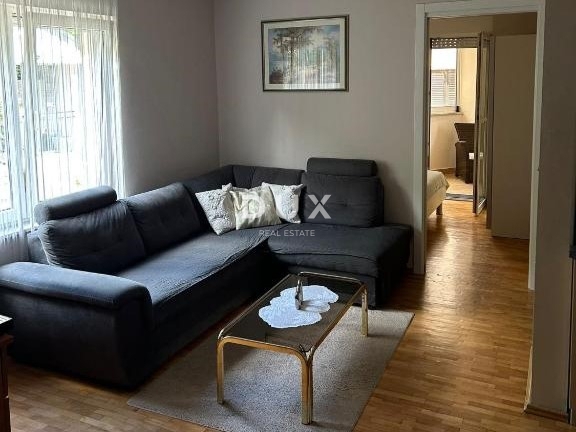 ABBAZIA - appartamento in un edificio residenziale con terrazza chiusa a soli 200 metri dalla spiaggia