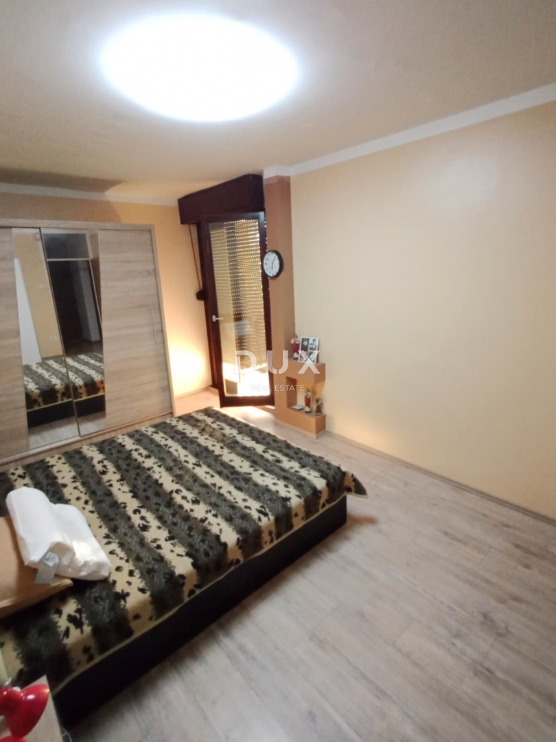 RIJEKA, ŠKURINJE – Spazioso appartamento in un grattacielo con vista panoramica