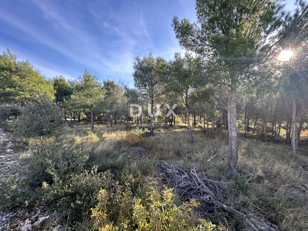 ŠIBENIK, BRODARICA - Terreno a Brodarica per 6 edifici residenziali!