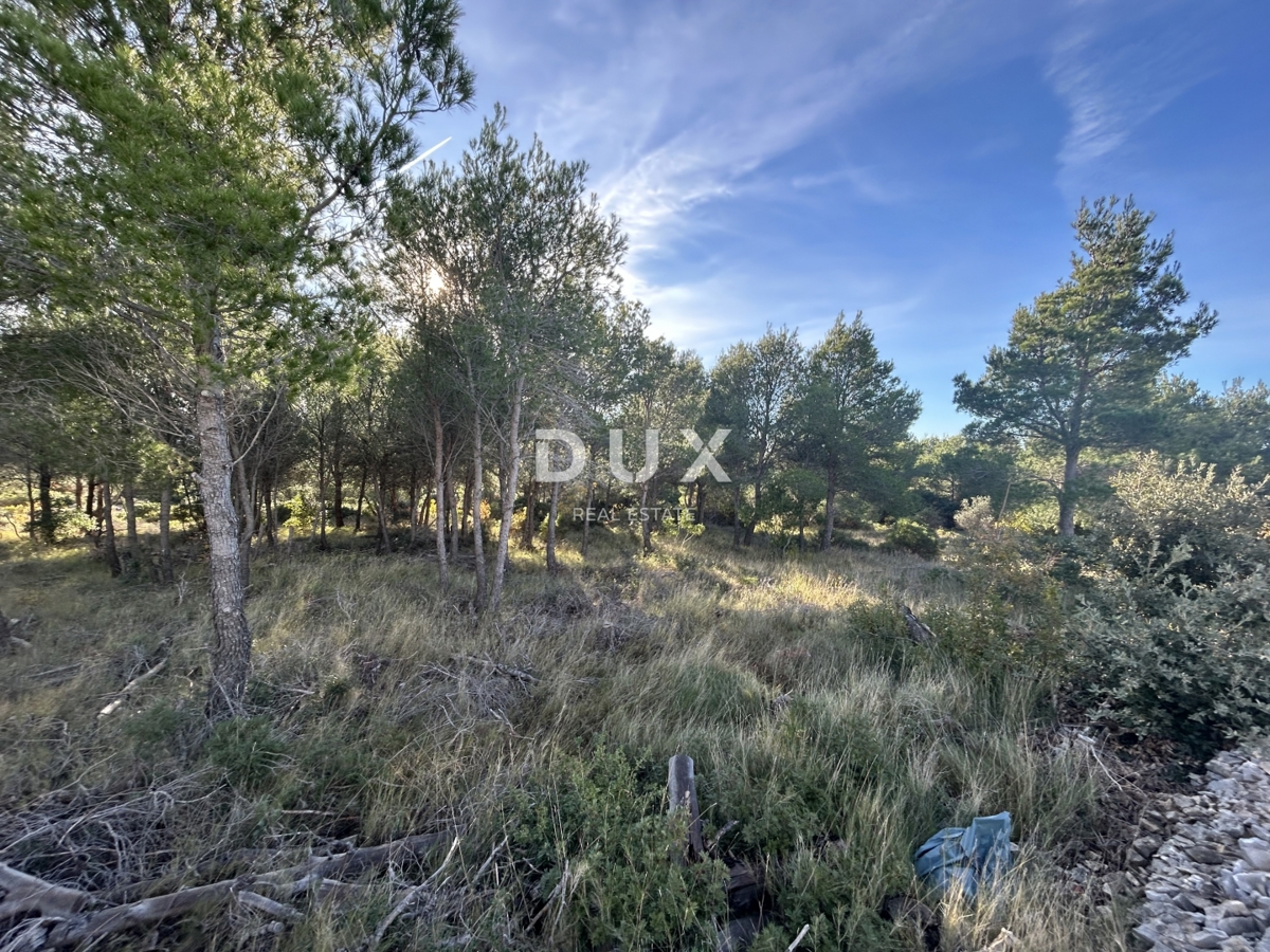 ŠIBENIK, BRODARICA - Terreno a Brodarica per 6 edifici residenziali!