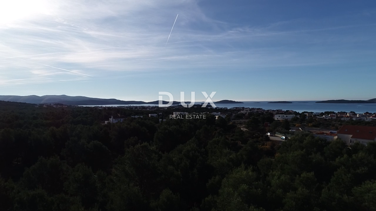 ŠIBENIK, BRODARICA - Terreno a Brodarica per 6 edifici residenziali!