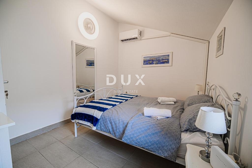 ISTRIA, UMAGO – Autentica casa in pietra a 20 m dal mare