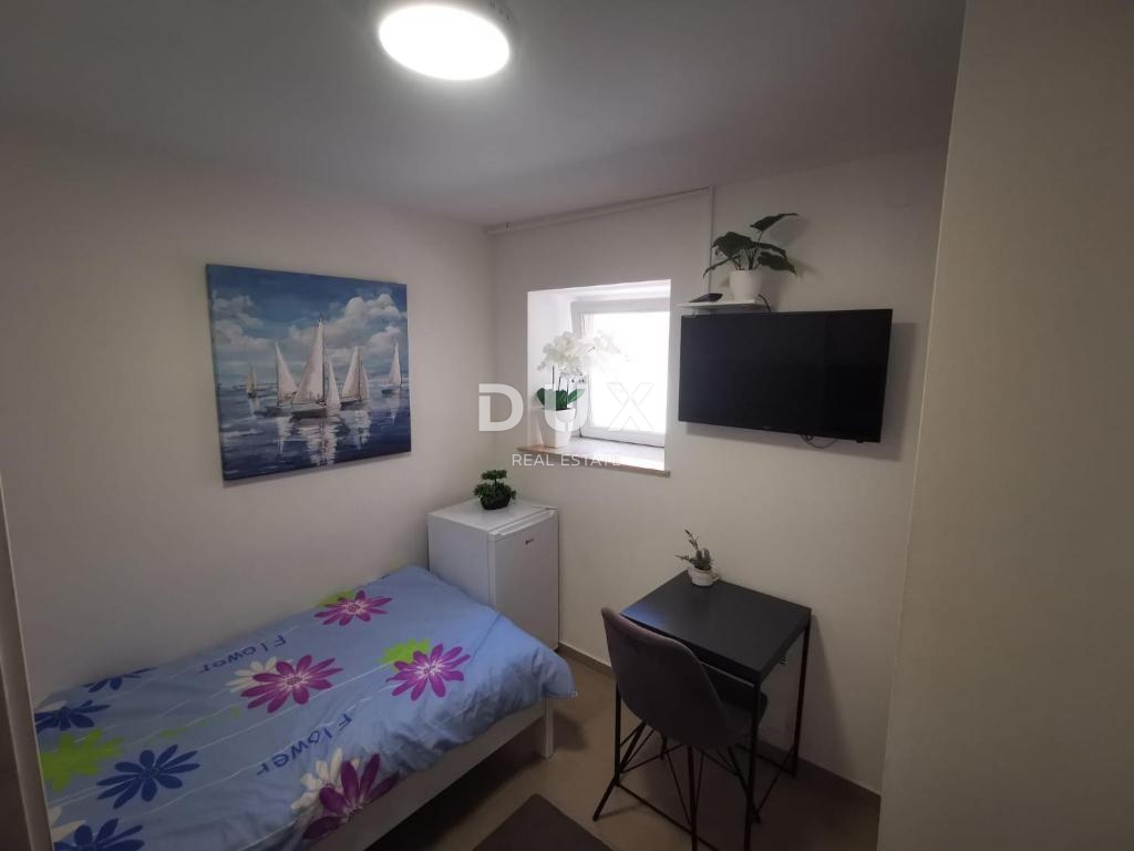 ISTRIA, UMAGO – Autentica casa in pietra a 20 m dal mare