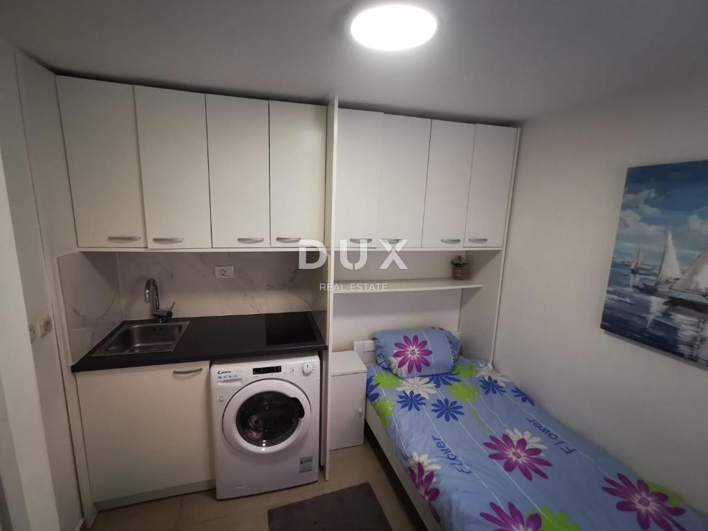 ISTRIA, UMAGO – Autentica casa in pietra a 20 m dal mare