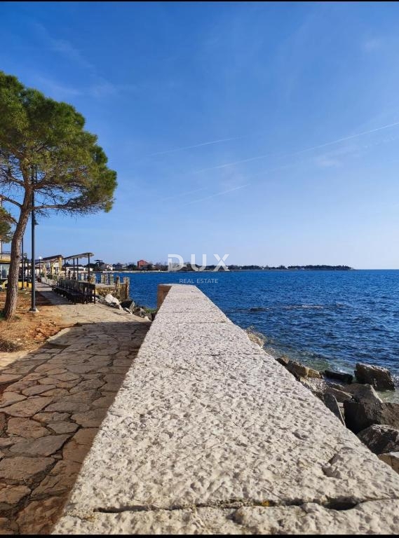 ISTRIA, UMAGO – Autentica casa in pietra a 20 m dal mare