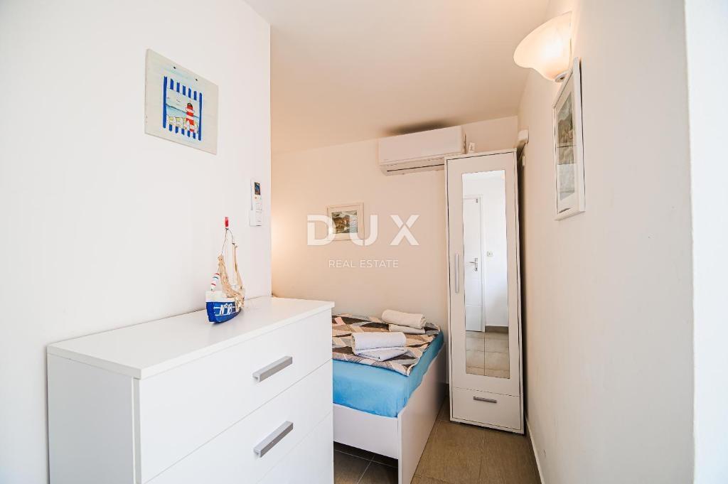 ISTRIA, UMAGO – Autentica casa in pietra a 20 m dal mare