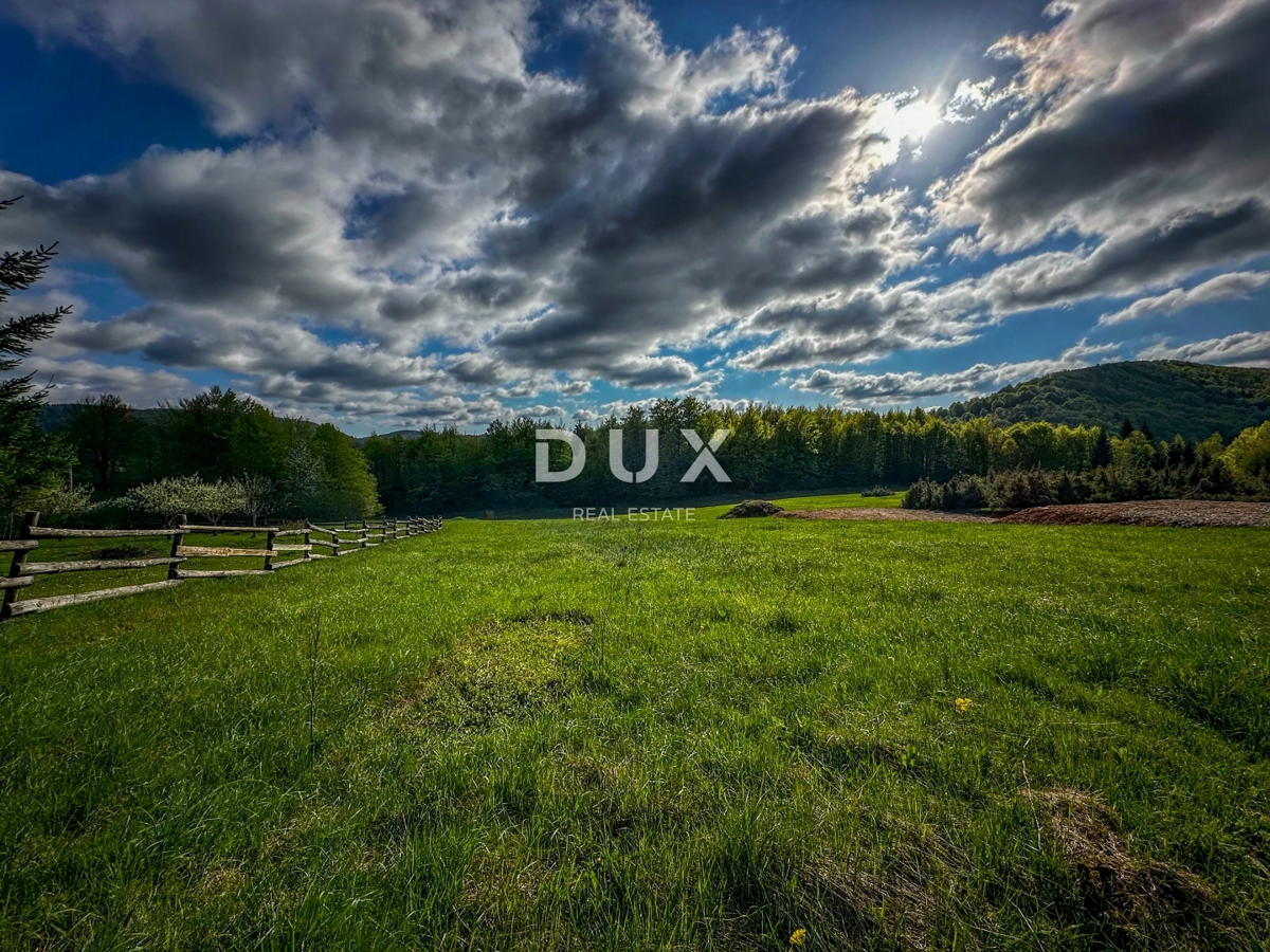 RAVNA GORA, STARI LAZ – terreno edificabile di 1.204 m² per la costruzione di due case vacanze con piscina