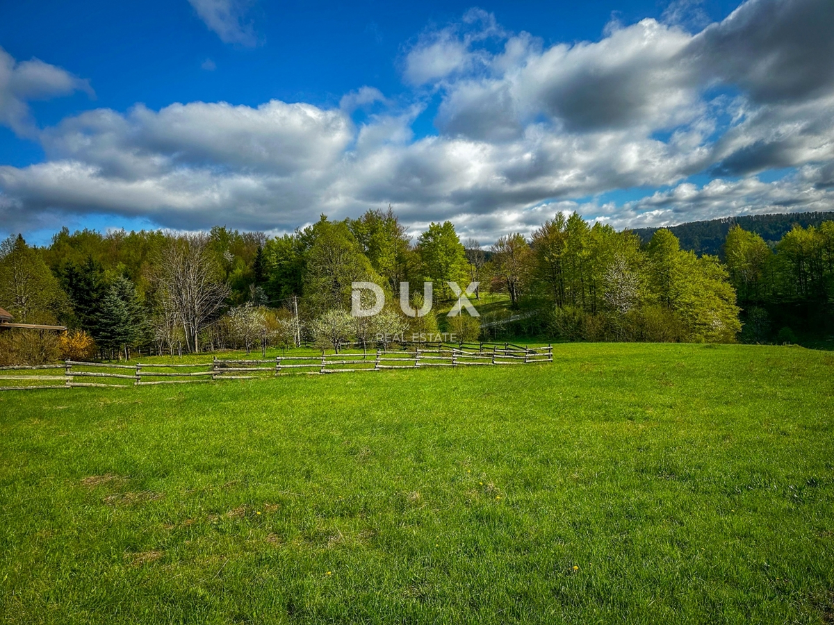 RAVNA GORA, STARI LAZ – terreno edificabile di 1.204 m² per la costruzione di due case vacanze con piscina