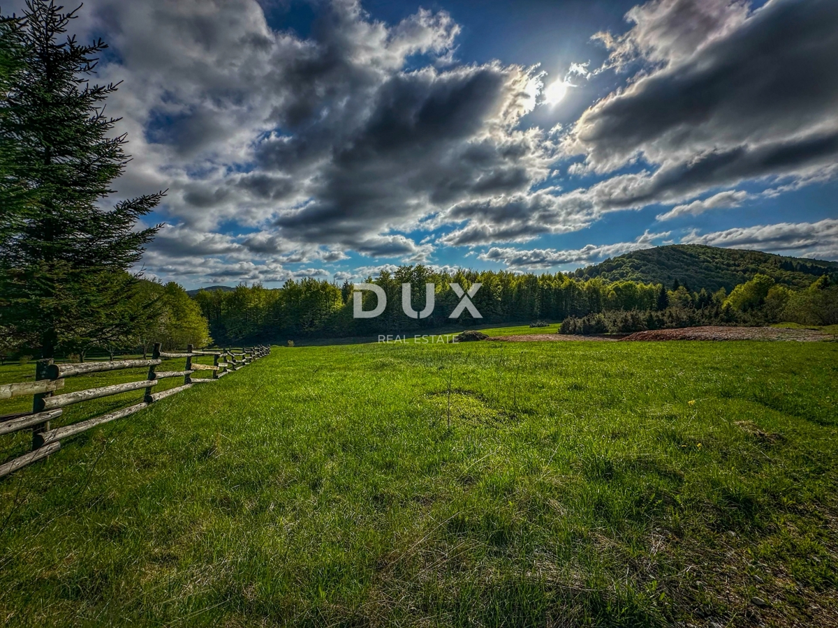 RAVNA GORA, STARI LAZ – terreno edificabile di 1.204 m² per la costruzione di due case vacanze con piscina