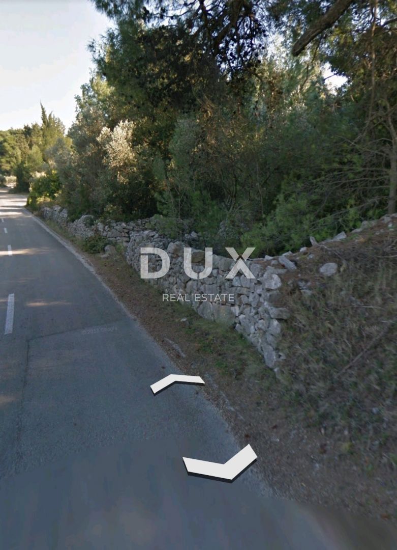 HVAR, CITTÀ VECCHIA, VRBANJ - terreno edificabile di 6.605 m2 per edificio residenziale/appartamenti/casa unifamiliare/villa! OCCASIONE!