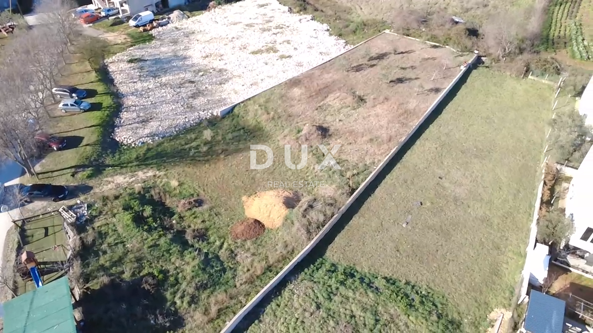 ZADAR, SINJORETOVO - Terreno edificabile 1605m²!