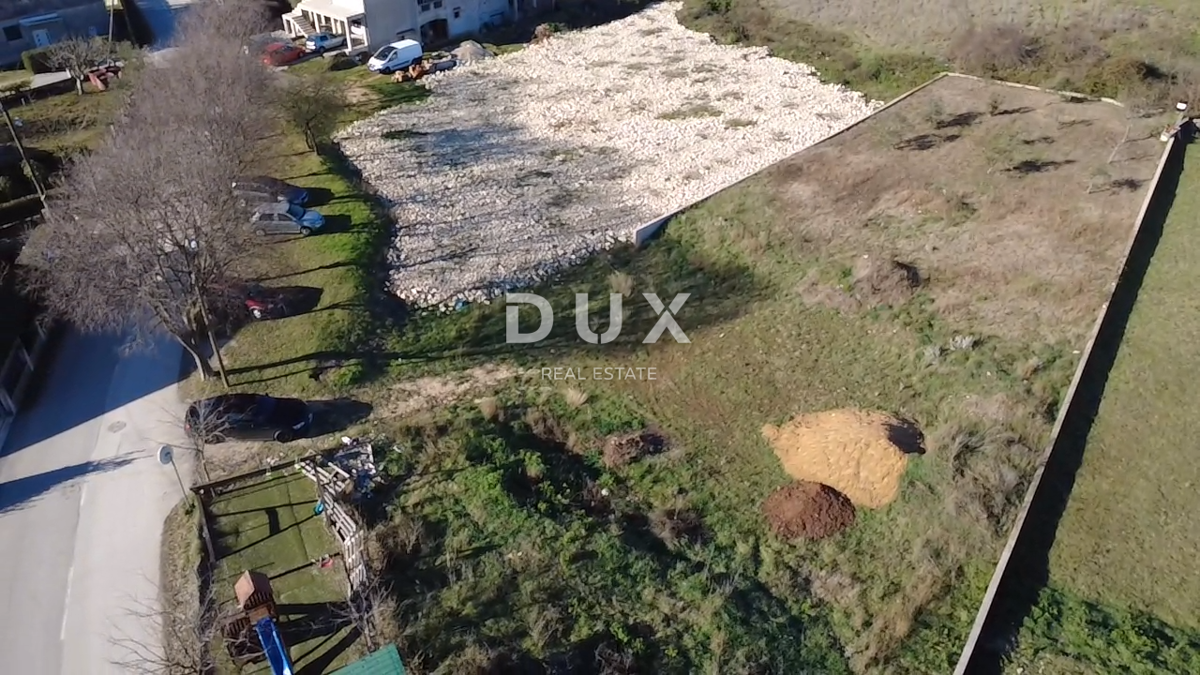 ZADAR, SINJORETOVO - Terreno edificabile 1605m²!