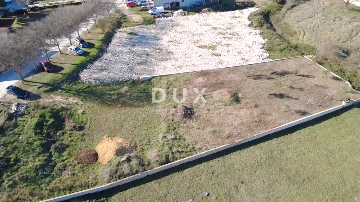 ZADAR, SINJORETOVO - Terreno edificabile 1605m²!