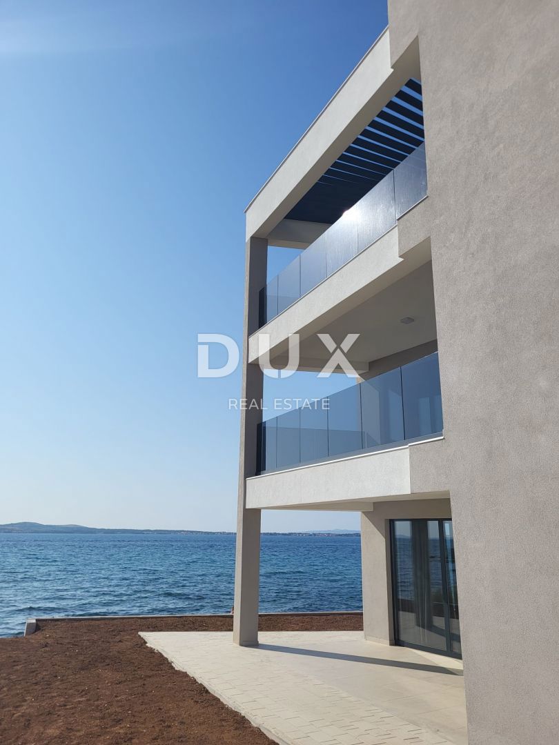 PRIVLAKA, ZADAR - S4 Nuovo edificio di lusso in seconda fila sul mare