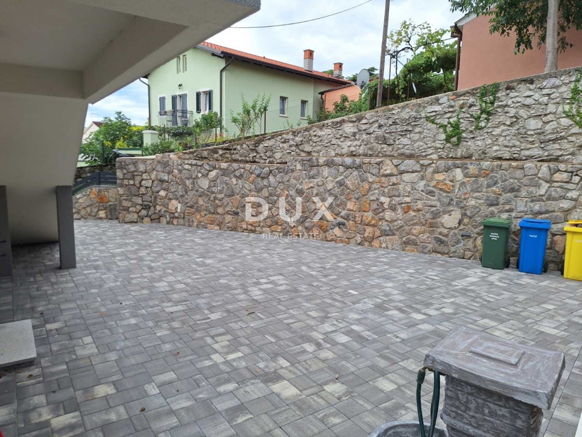 RIJEKA, ZAMET - Casa con appartamenti con vista mare, 275m2