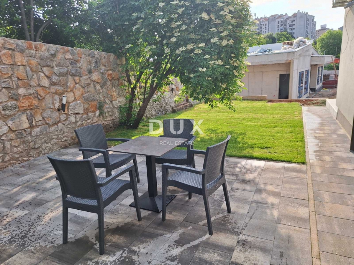 RIJEKA, ZAMET - Casa con appartamenti con vista mare, 275m2
