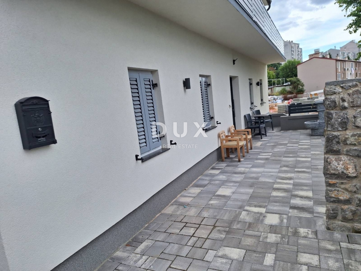 RIJEKA, ZAMET - Casa con appartamenti con vista mare, 275m2