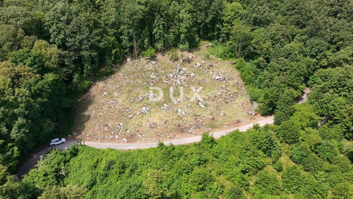OPATIJA, RUKAVAC - terreno edificabile 2560m2 CON PERMESSO DI UBICAZIONE!! per 3 edifici e una splendida vista sul mare