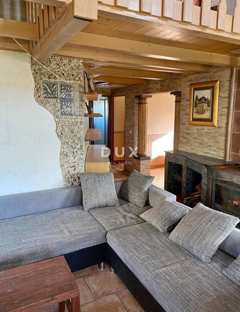 ISTRIA, PARENZO - Appartamento unico in fase di ristrutturazione