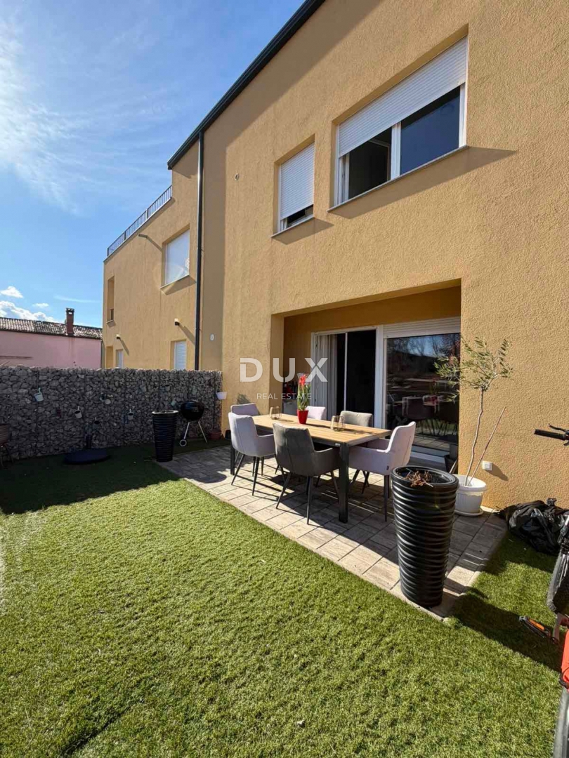 ISTRIA, NOVIGRAD - Casa moderna con vista mare