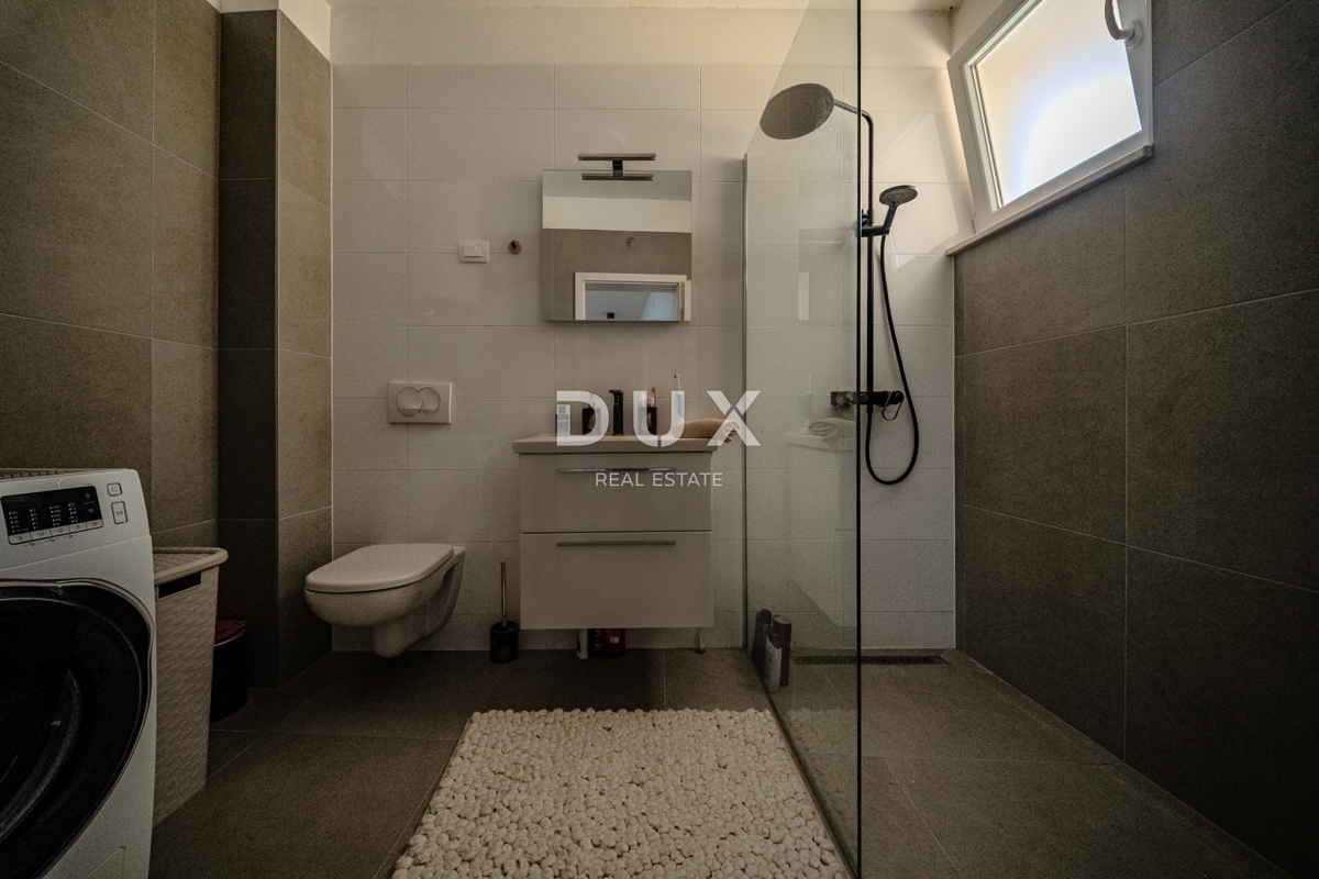 ISTRIA, NOVIGRAD - Casa moderna con vista mare