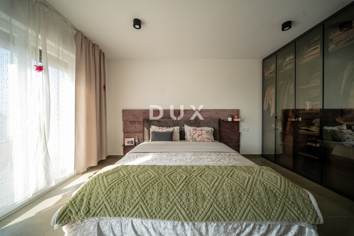 ISTRIA, NOVIGRAD - Casa moderna con vista mare