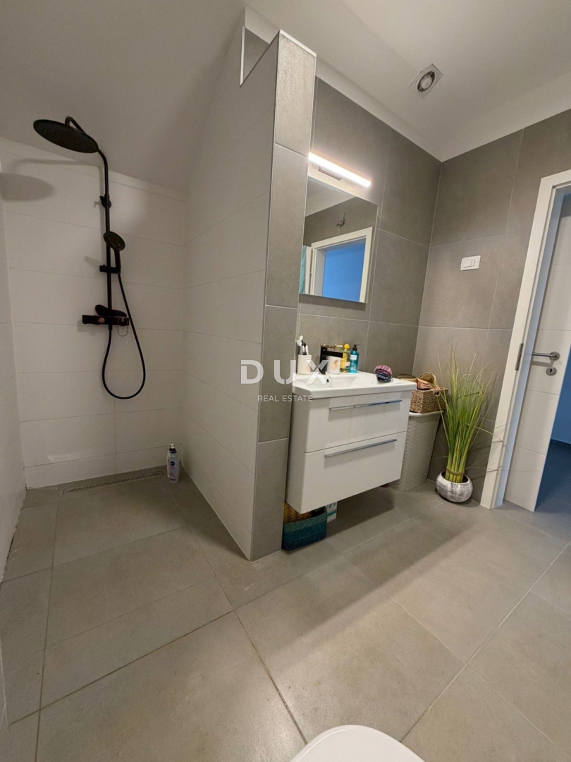 ISTRIA, NOVIGRAD - Casa moderna con vista mare