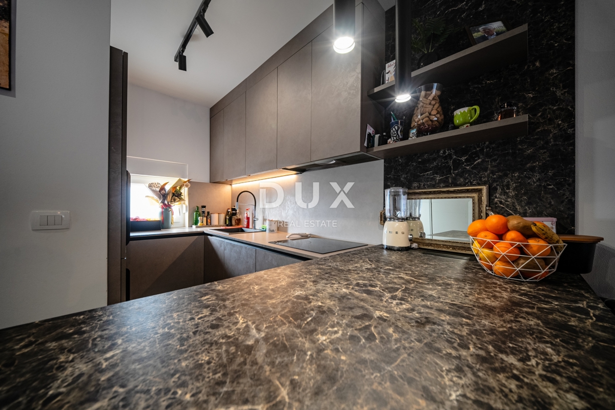 ISTRIA, NOVIGRAD - Casa moderna con vista mare