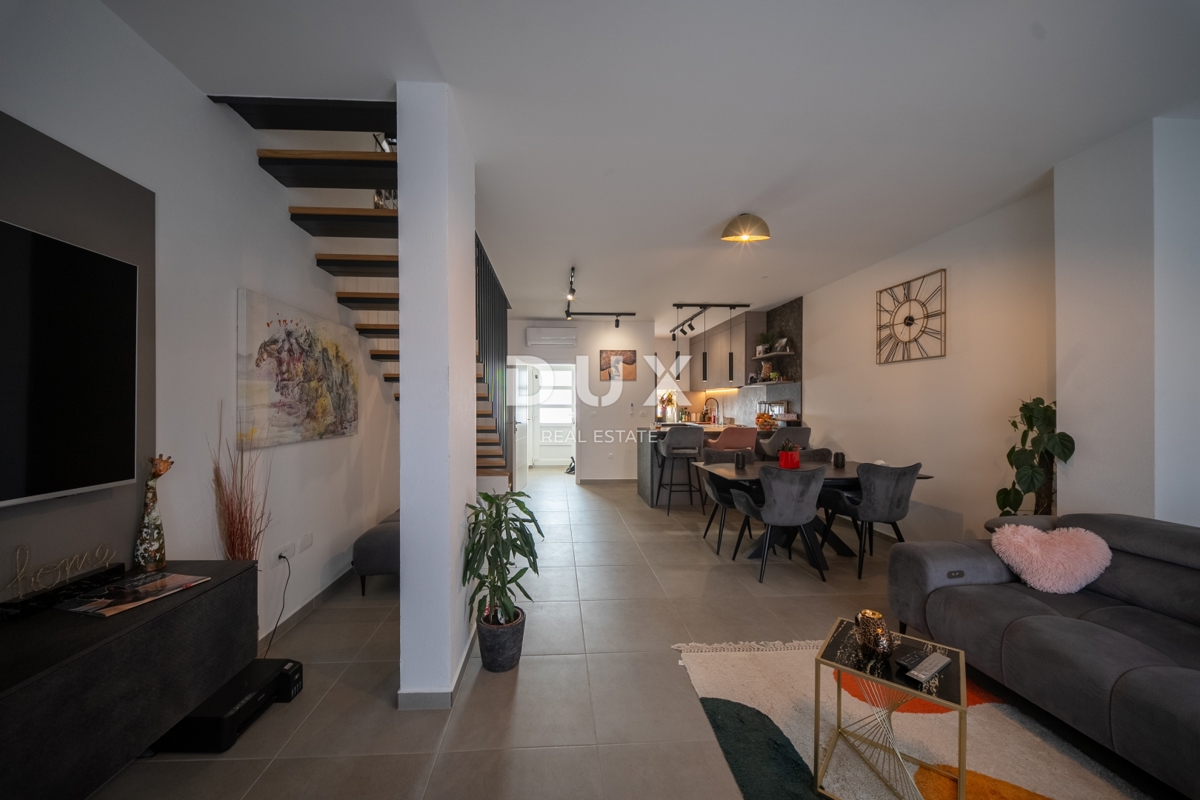 ISTRIA, NOVIGRAD - Casa moderna con vista mare