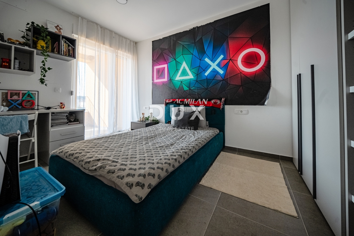 ISTRIA, NOVIGRAD - Casa moderna con vista mare