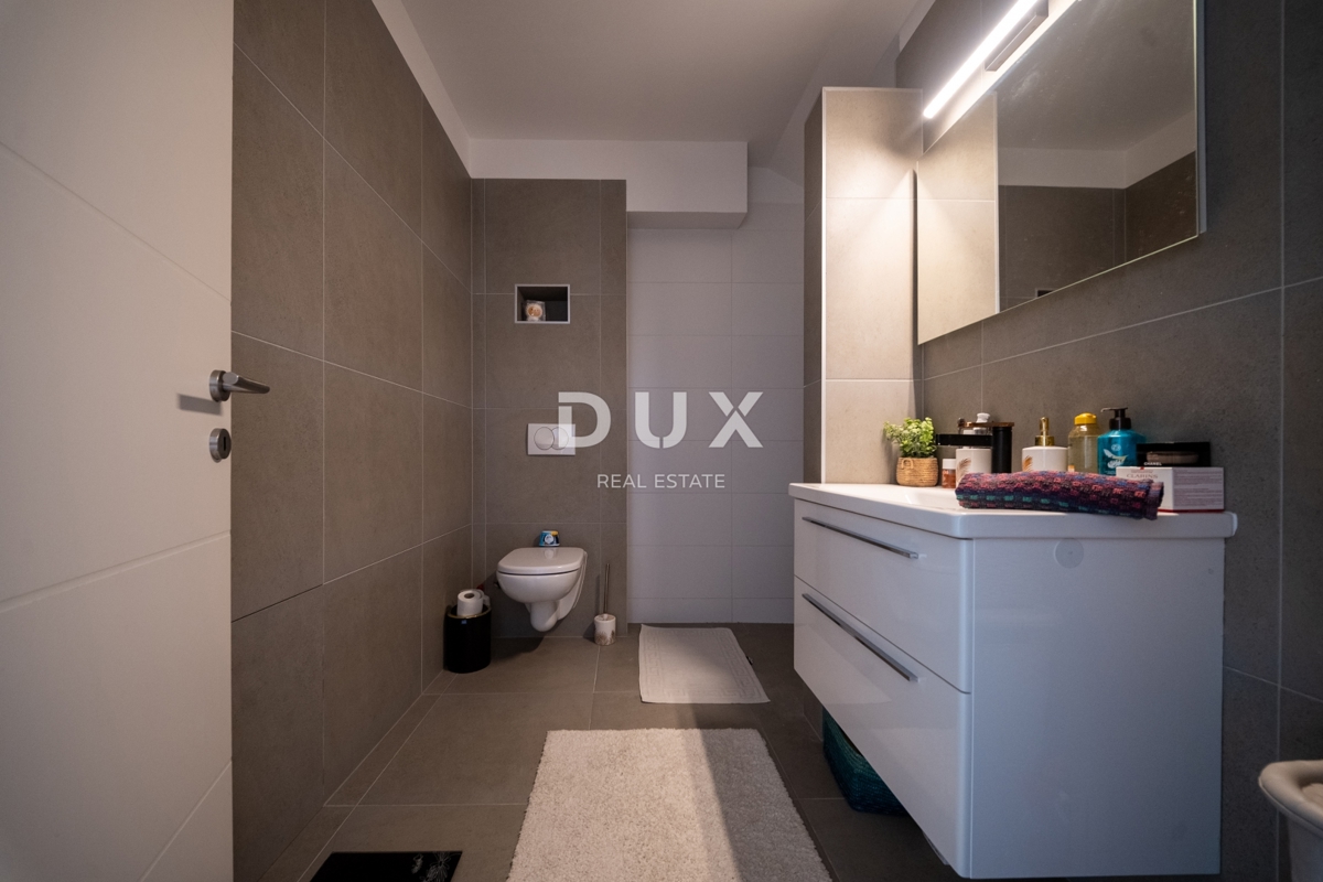 ISTRIA, NOVIGRAD - Casa moderna con vista mare