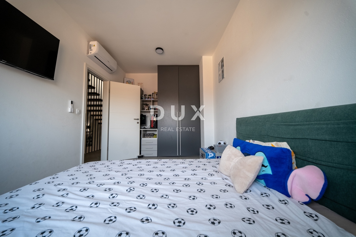 ISTRIA, NOVIGRAD - Casa moderna con vista mare