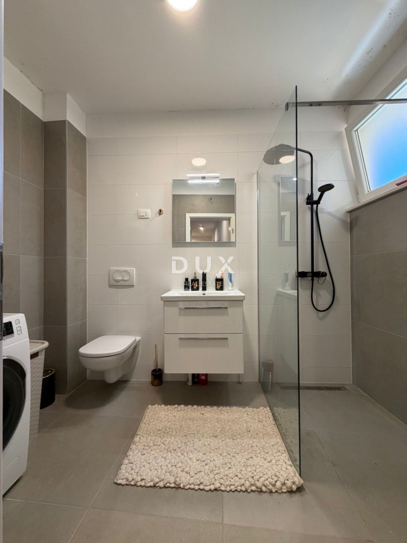 ISTRIA, NOVIGRAD - Casa moderna con vista mare