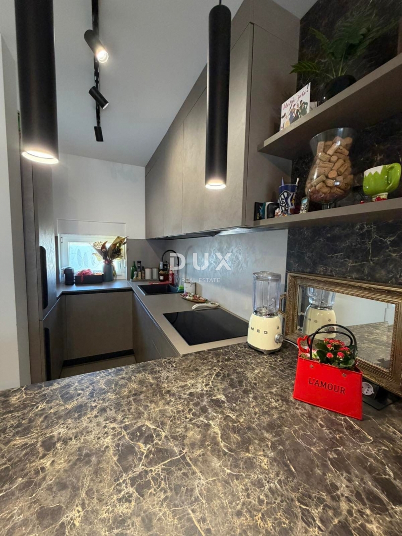 ISTRIA, NOVIGRAD - Casa moderna con vista mare