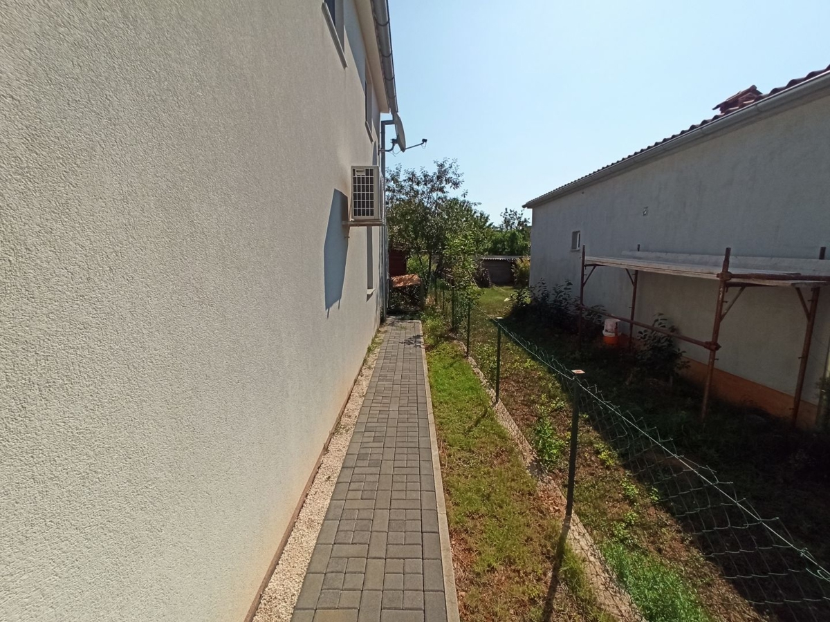 ISTRIA, POLA - Casa familiare ristrutturata in posizione tranquilla