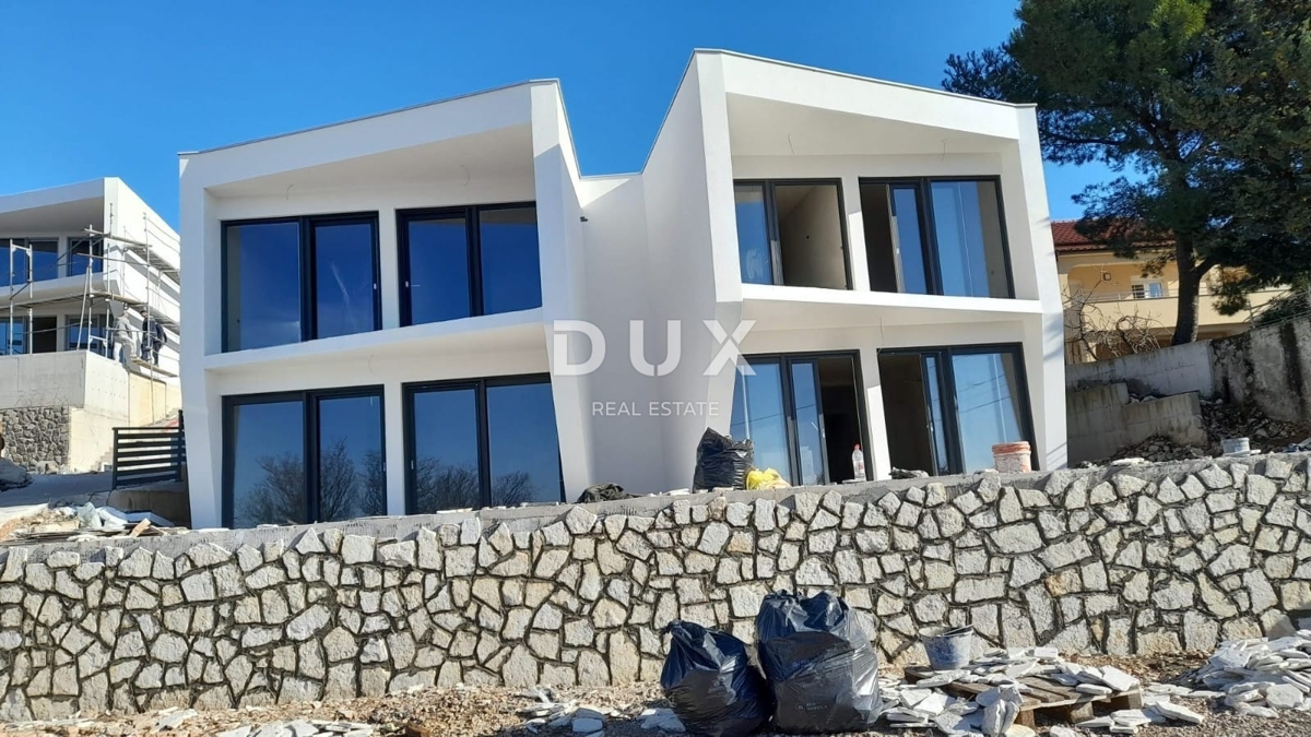 CRIKVENICA, JADRANOVO - Moderna villa bifamiliare con piscina e vista mare, 135m2