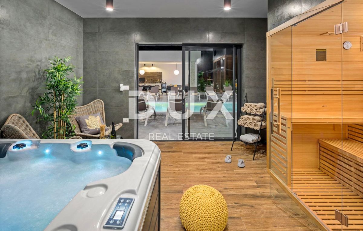 ISTRIA, ROVIGNO - Villa di architettura moderna