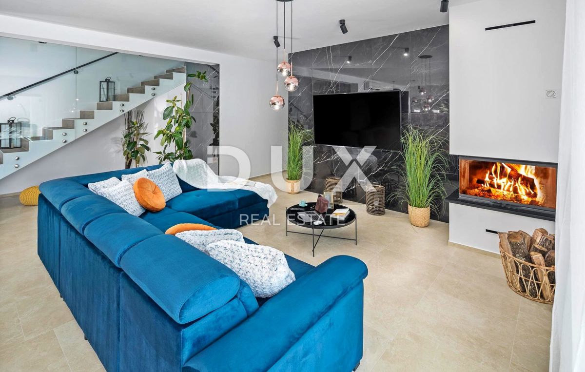 ISTRIA, ROVIGNO - Villa di architettura moderna