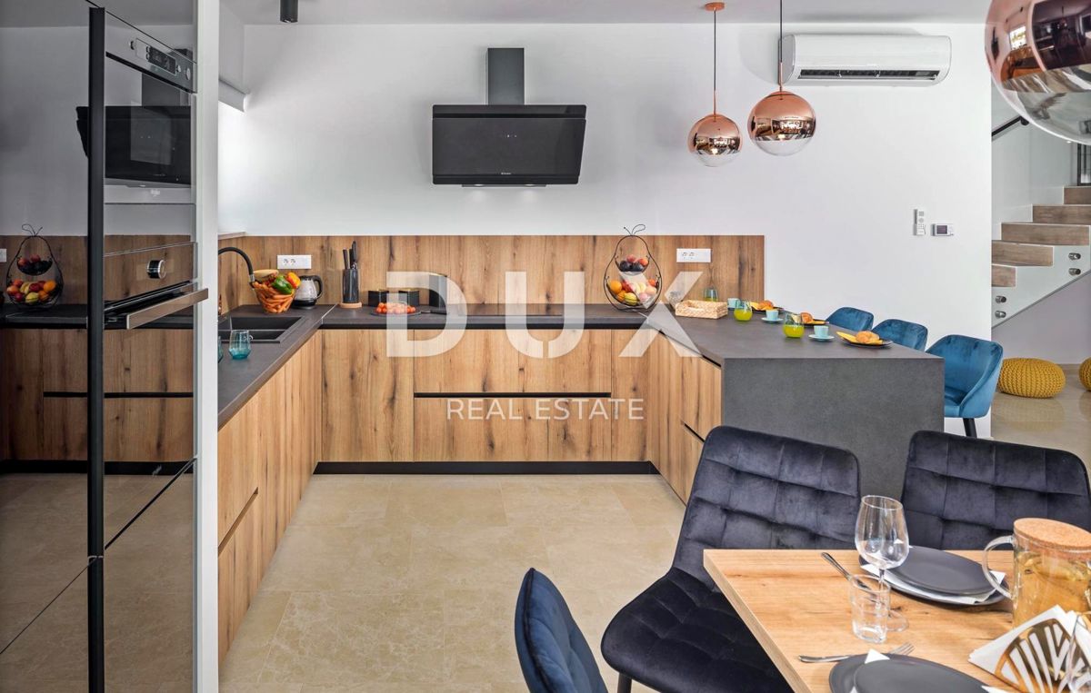 ISTRIA, ROVIGNO - Villa di architettura moderna