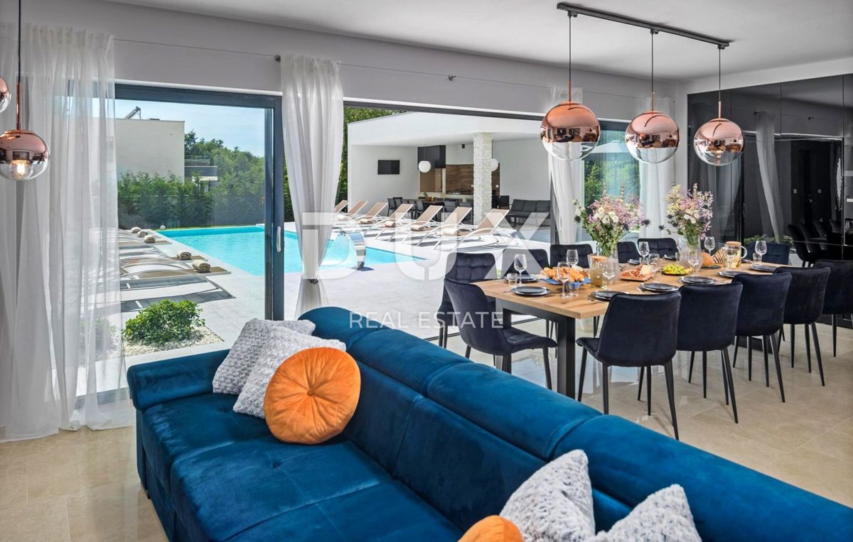 ISTRIA, ROVIGNO - Villa di architettura moderna