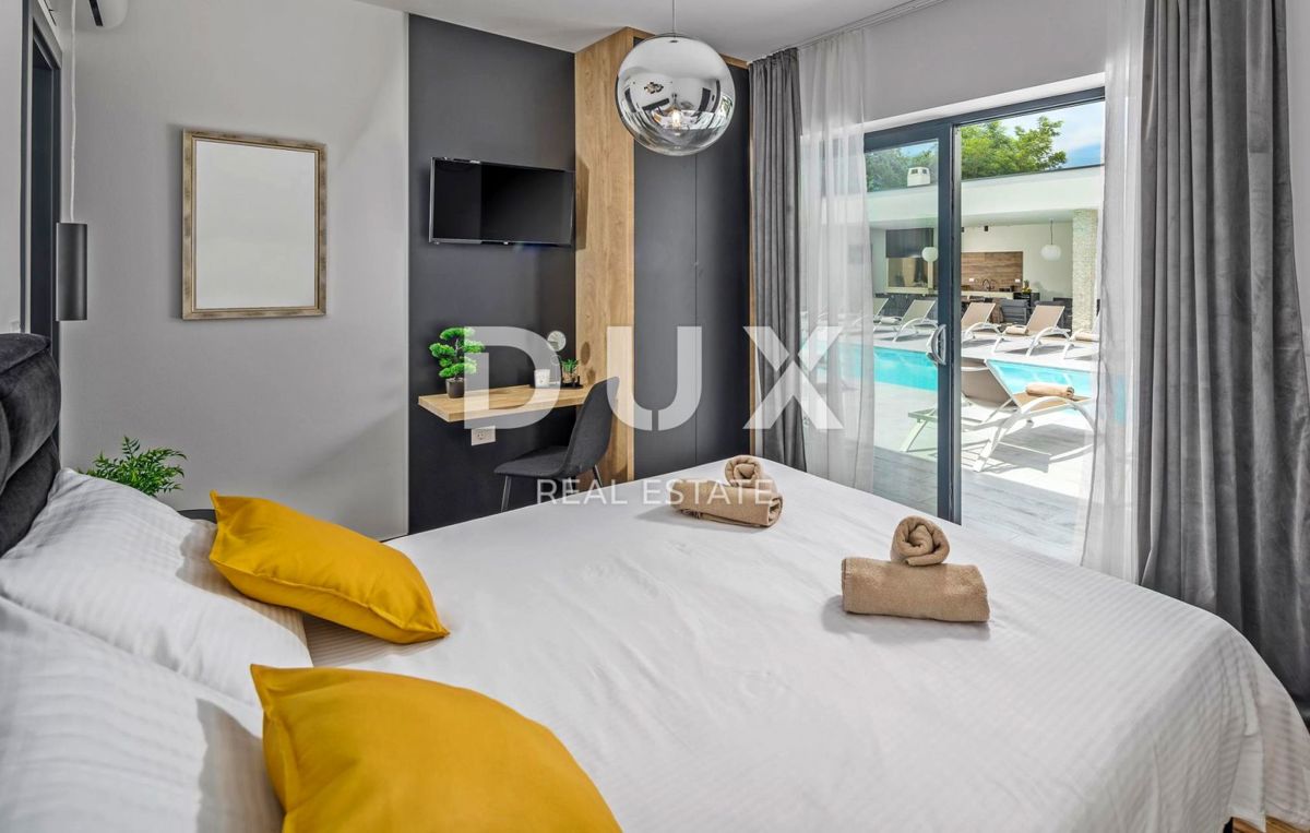 ISTRIA, ROVIGNO - Villa di architettura moderna