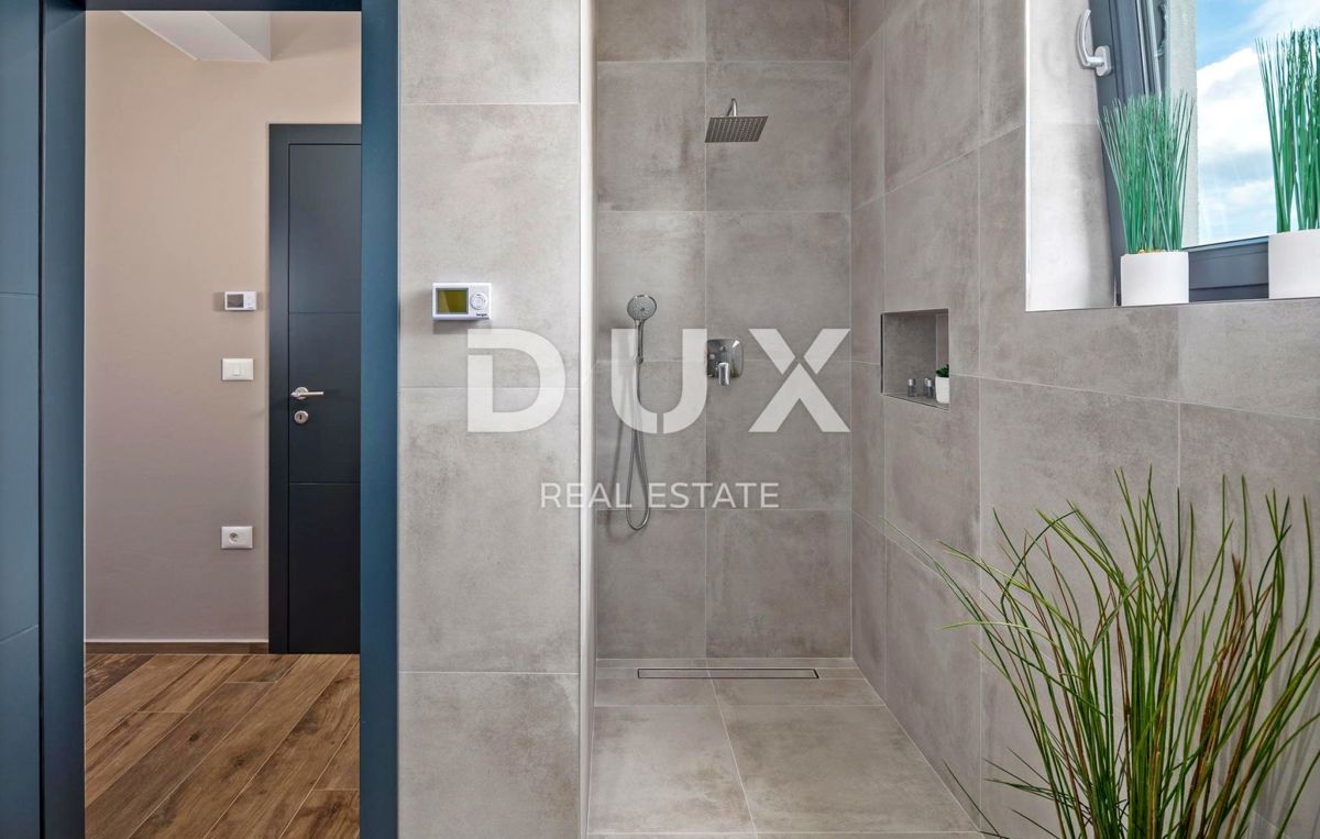 ISTRIA, ROVIGNO - Villa di architettura moderna