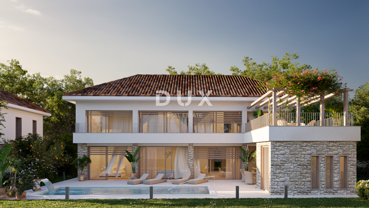 ISTRIA, PARENZO - Tre lotti di terreno con permessi di costruzione