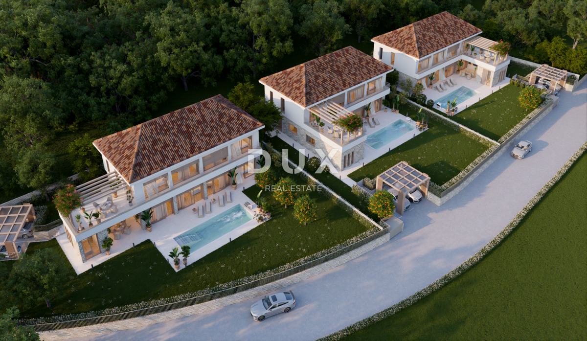 ISTRIA, PARENZO - Tre lotti di terreno con permessi di costruzione