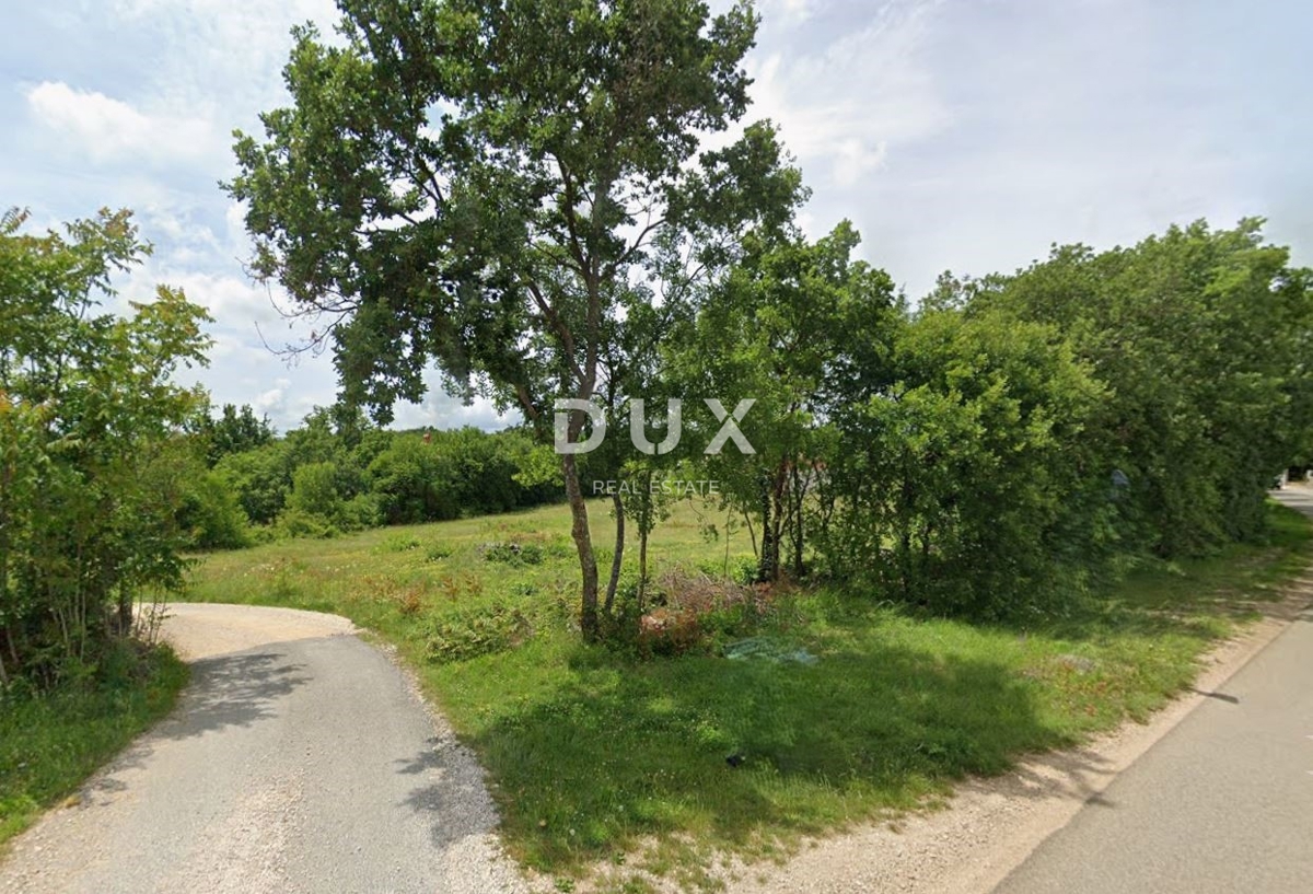 ISTRIA, LABIN - Terreno edificabile vicino al centro di Labin