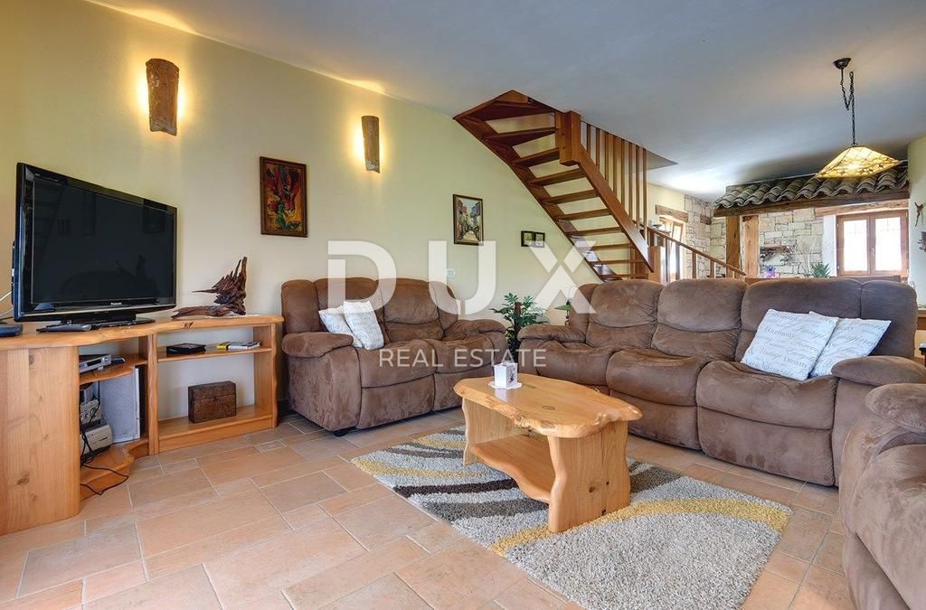 ISTRIA, MOTOVUN - Casa rustica con piscina