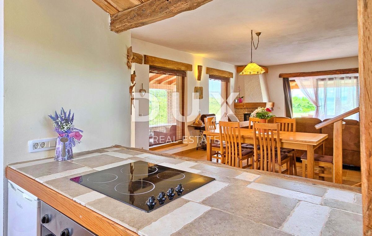 ISTRIA, MOTOVUN - Casa rustica con piscina